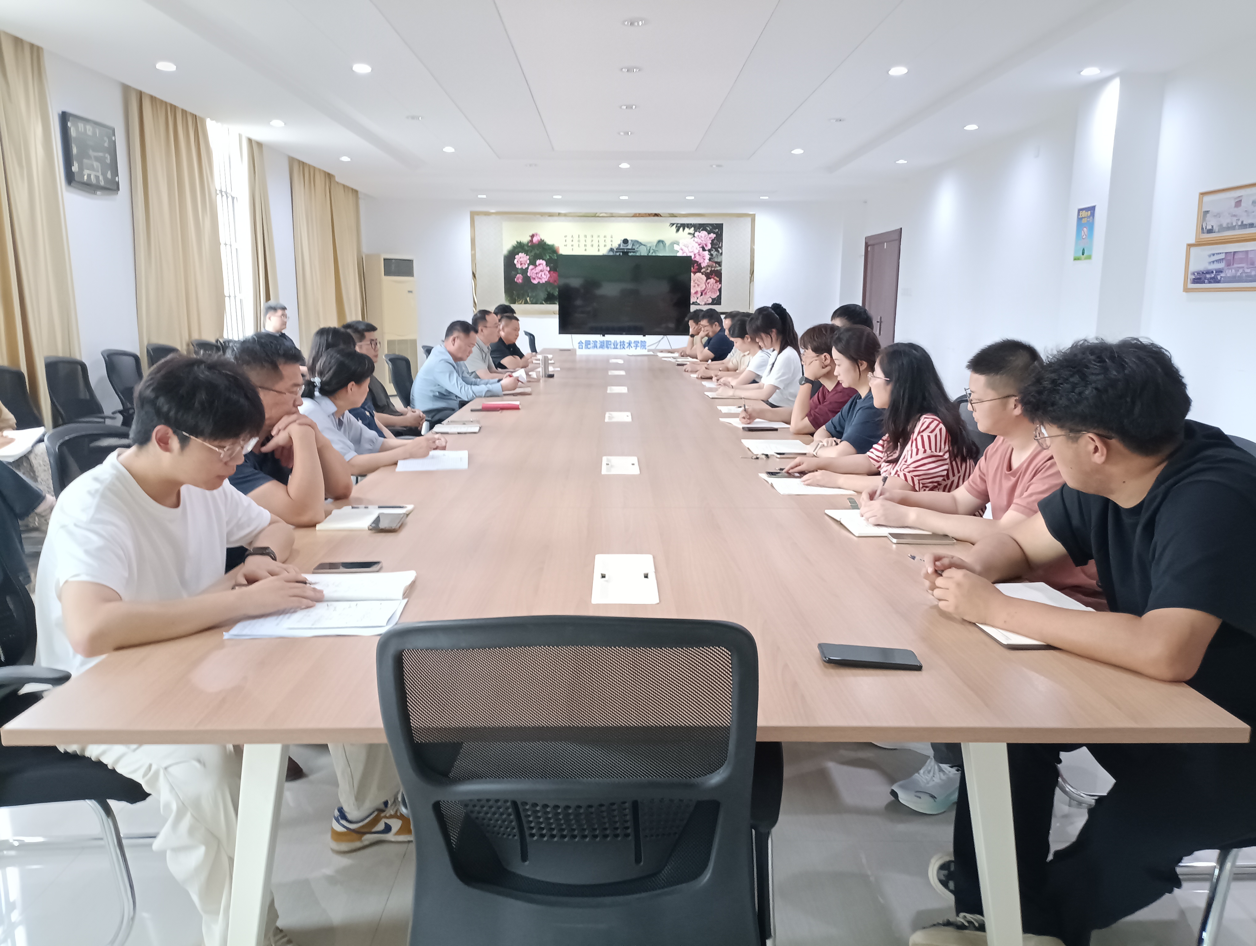 机电学院召开全体辅导员会议 部署期末重点工作